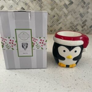 Scentsy Penguin Baby Tux Wall Plug In Nightlight Wax Warmer Christmas Santa NIB
